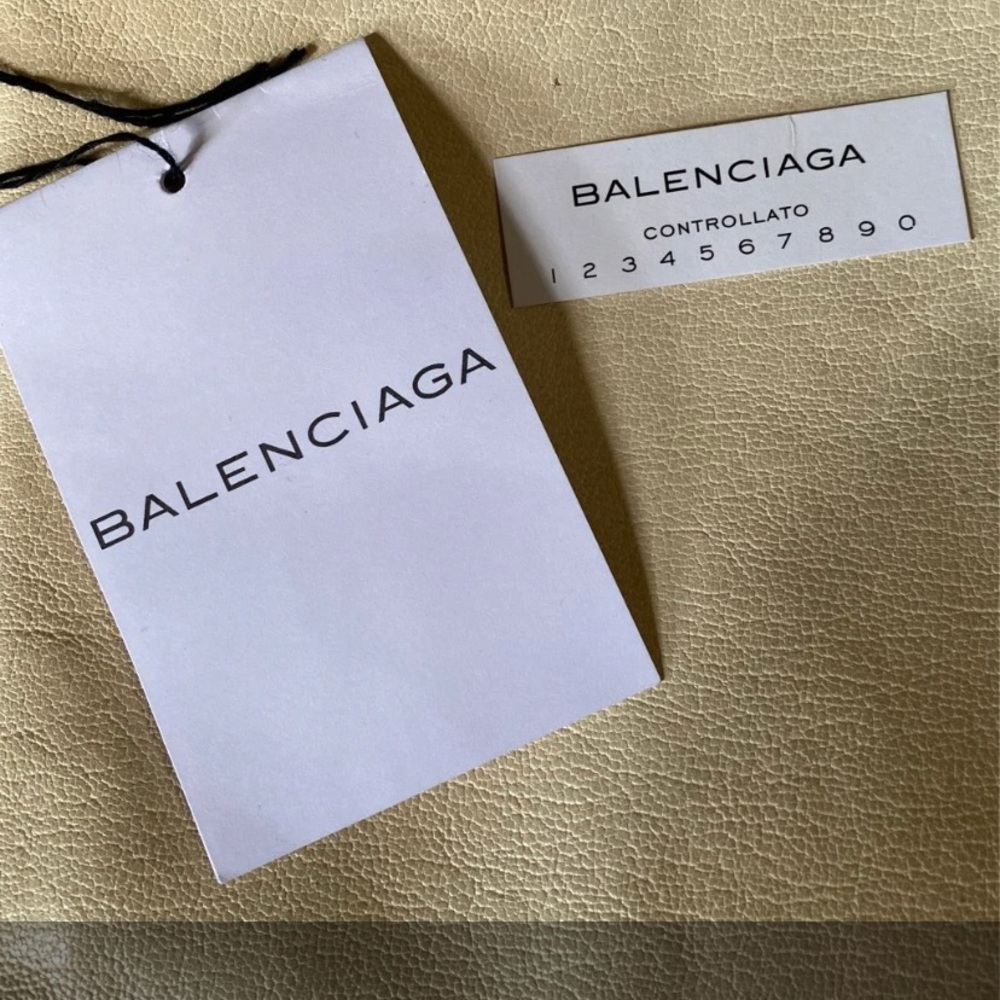 Vintage Balenciaga Cream/Tan Leather Clutch - Picture 8 of 9
